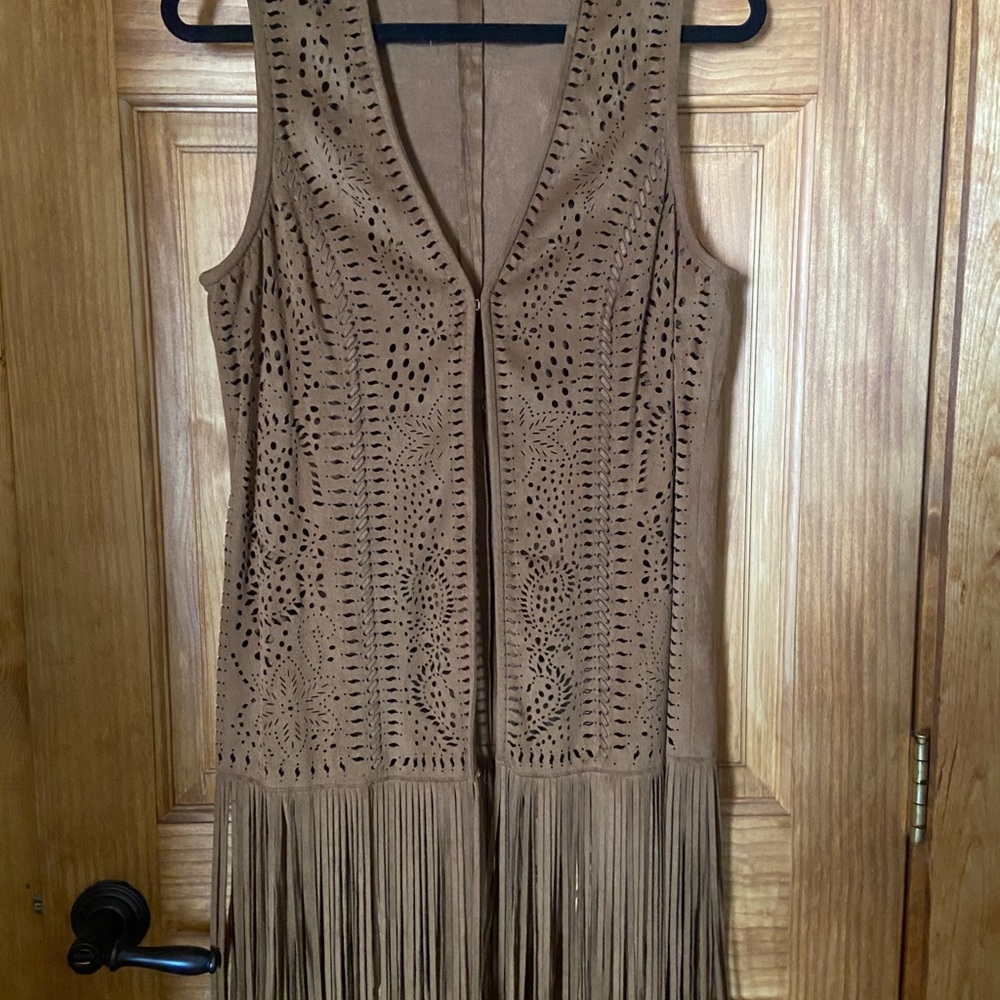 4/$20 Intra brown fringe and cutout western vest